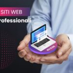 Imprenditore che consulta il sito web della propria azienda su laptop
